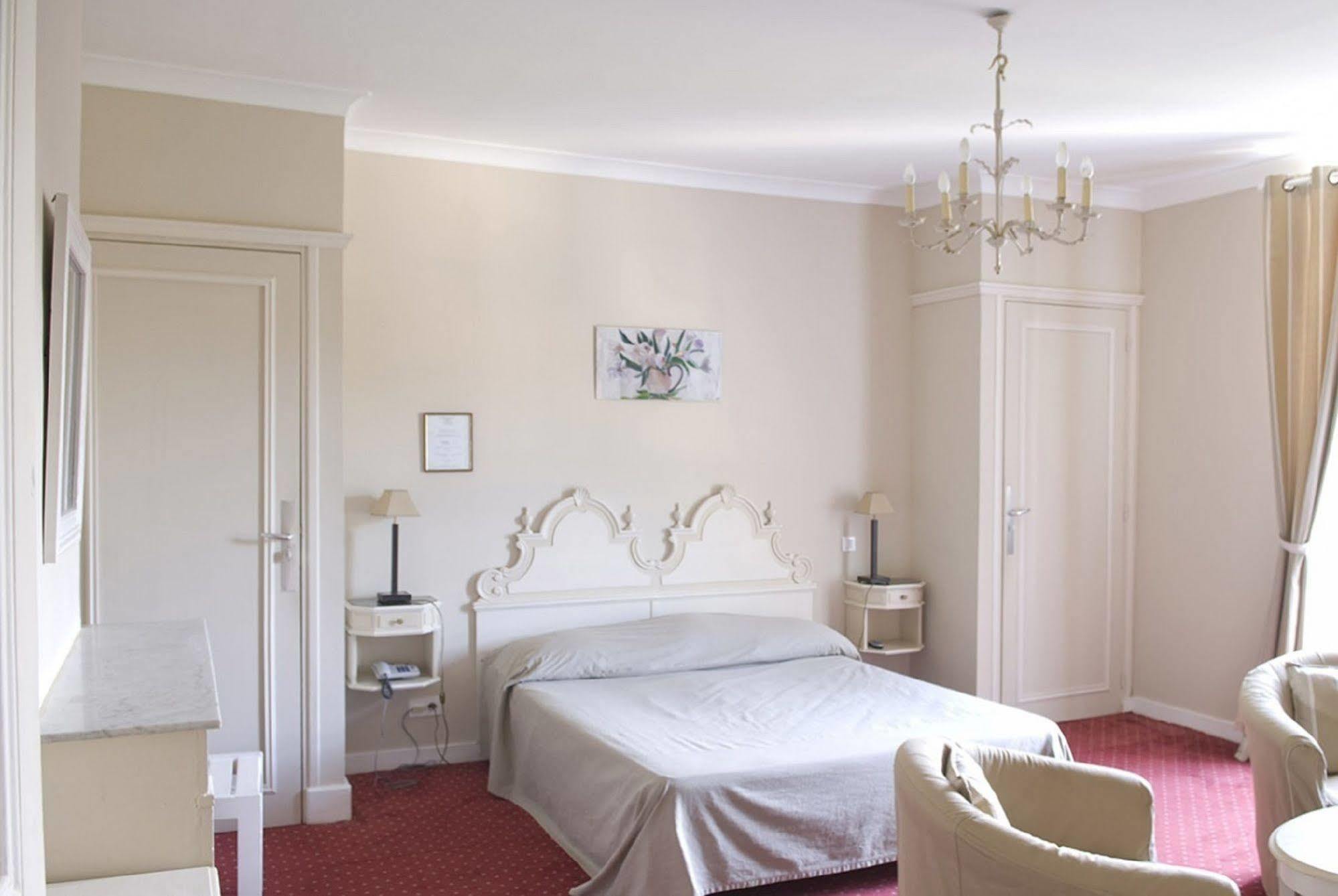 Grand Hotel Des Bains Vals-les-Bains Εξωτερικό φωτογραφία